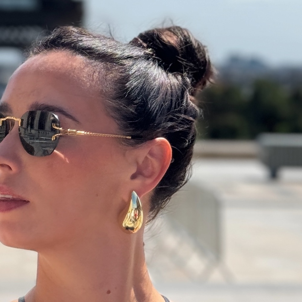 Chic Gold Teardrop Earrings